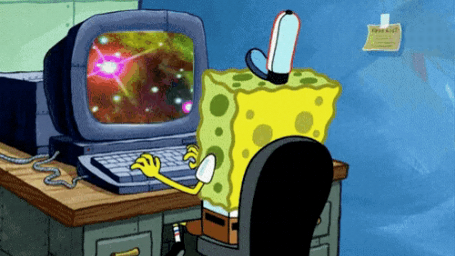 Bob Esponja sentado en una silla giratoria, escribiendo rápidamente en una computadora con una pantalla que muestra un fondo galáctico, teniendo un aprendizaje intenso, como si estuviera absorbiendo información a gran velocidad. La escena sugiere un momento de aprendizaje intenso.
